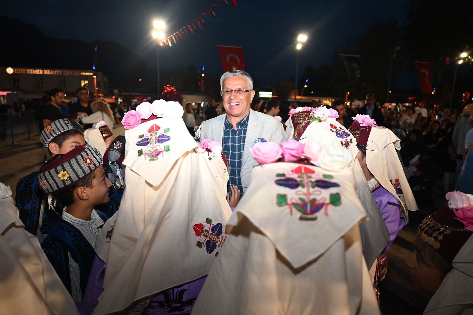 Cumhuriyet Ve Ataturke Vefa Konseri