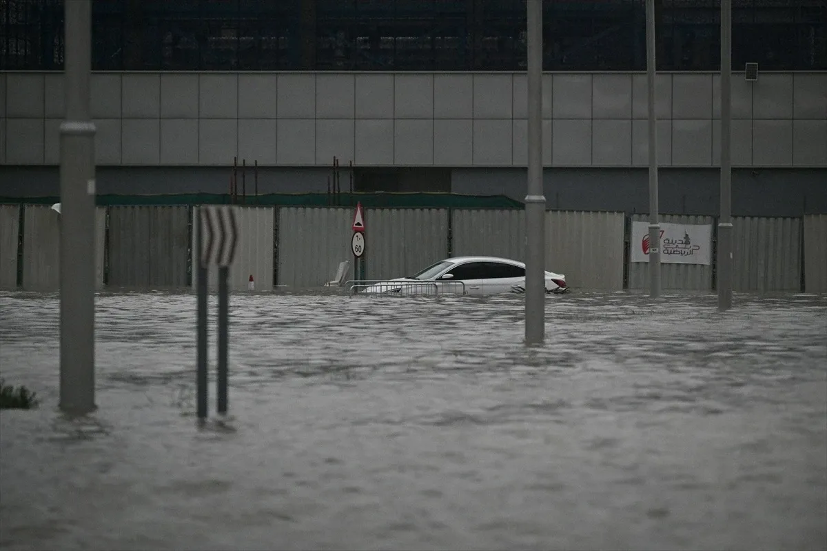 Dubai De Sel Mi Oldu