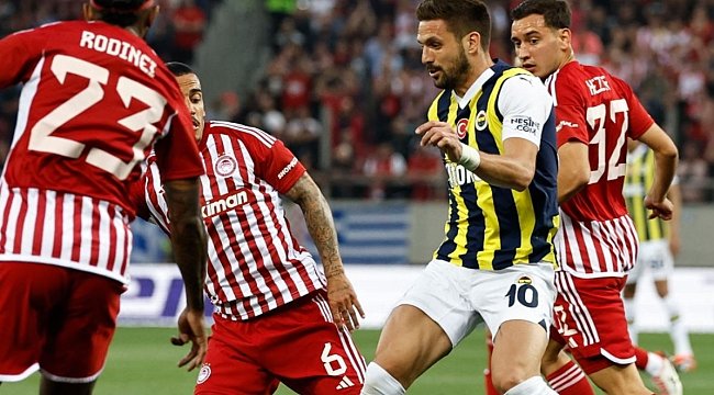 Fenerbahce Turu Kadikoy E Birakti