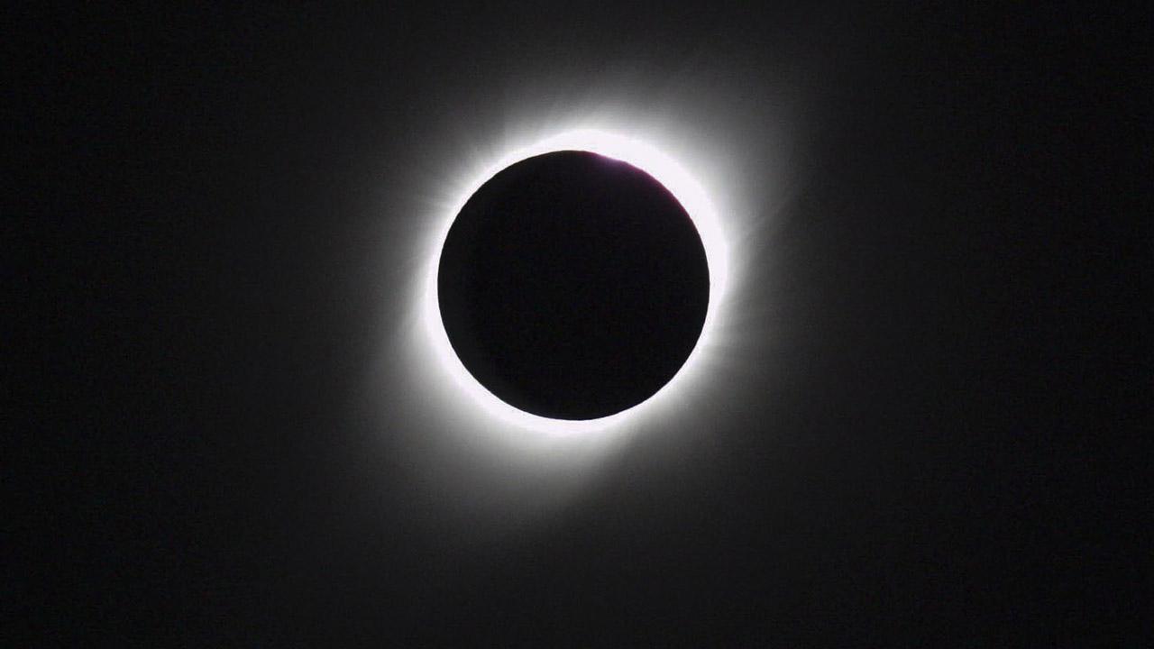 Gunes Tutulmasi Aa 1825054