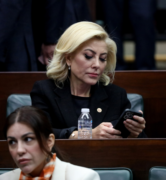 Istakoz Paylasimiyla Tepki Ceken Sebnem Bursali 17244613 3891 M