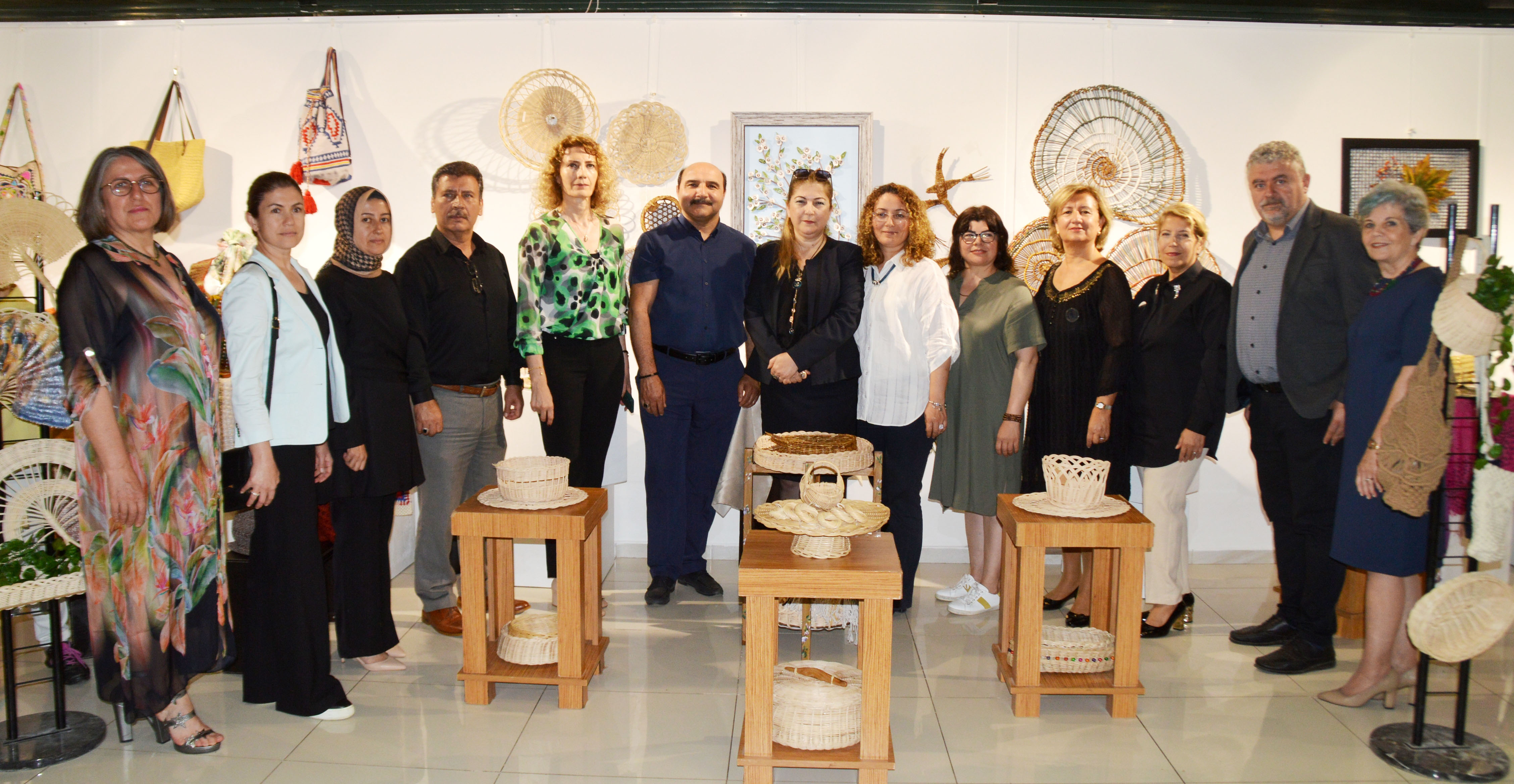 Kadin Elinden Rengarenk Sergi 45009 (1)