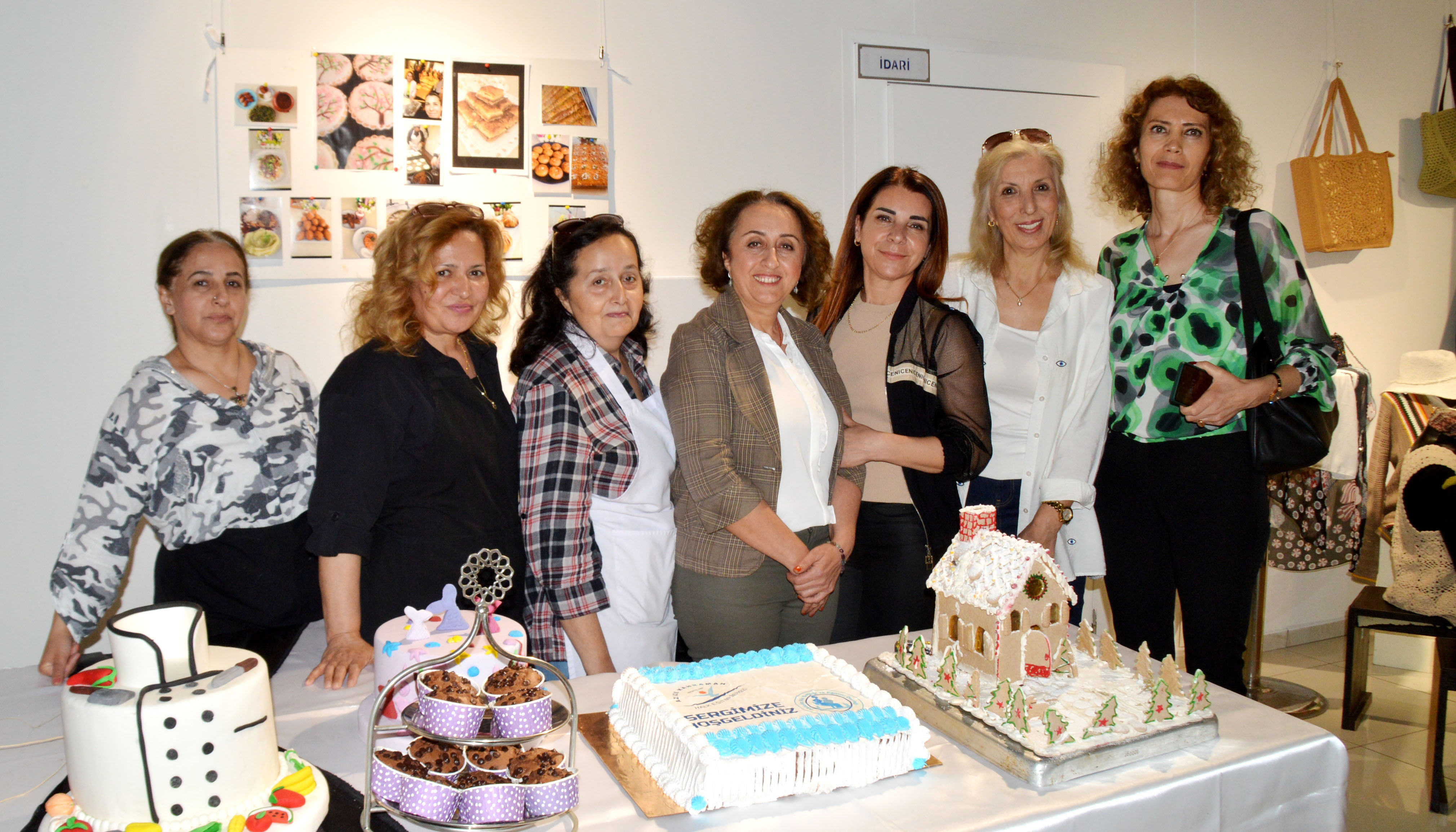 Kadin Elinden Rengarenk Sergi 45009 (2)