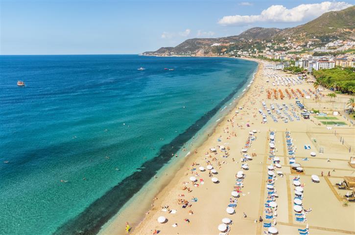 Kleopatra Plaji Alanya Da Cok Sayida Turist Agirliyor (Small)