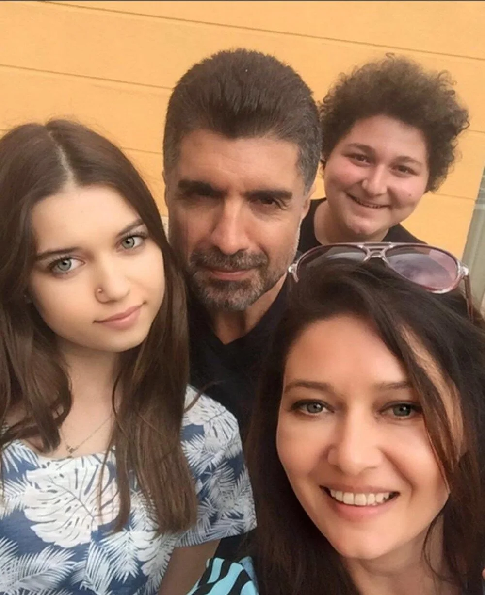 Lutfiye Saracoglu Afra Saracoglu'nun Kesfedilmesinde Rol Oynadı