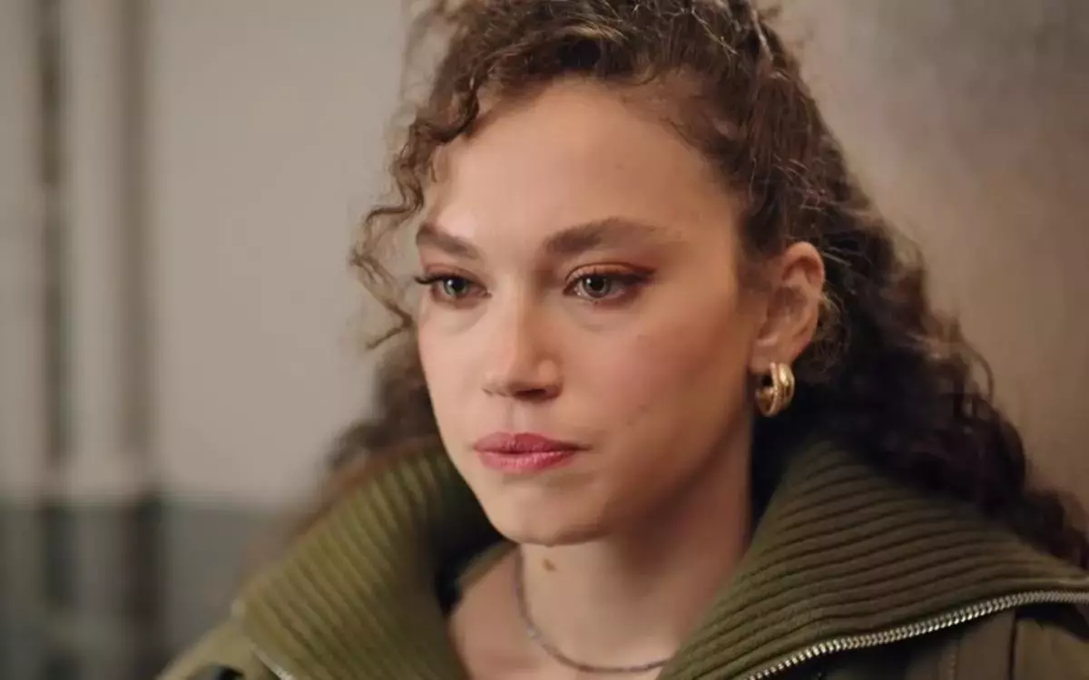 Melisa Senolsun Resim