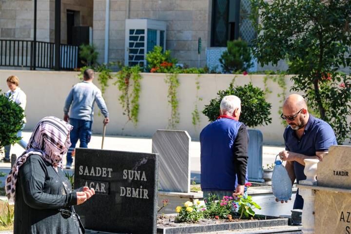 Mezarlık Anma Sehit (Small)