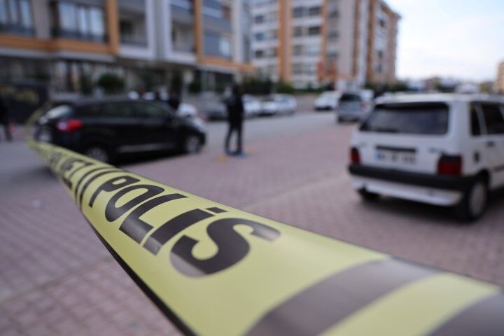 Sokak Ortasinda Bicakli Kavga (Small)