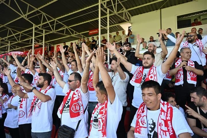 Taraftarlardan Beyaz Tepki Geldi (Small)