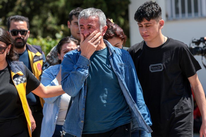 Teleferik Kazasinda Kabinlerde Mahsur Ka 39588 (5) (Small)