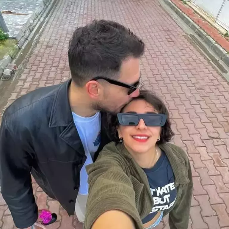 Uraz Kaygilaroglu Ask Pozlari