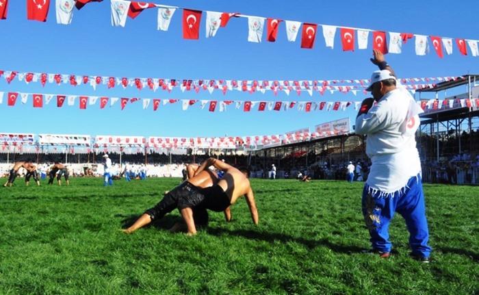 374728,Geleneksel Elmali Yesilyayla Yagli Gures Festivalijpg