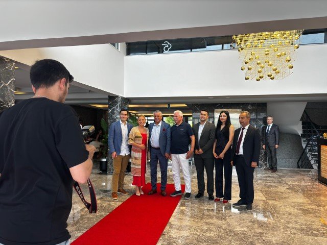 3B63C941 1Cd3 4077 B29F 481362Ca2Abf (Small)