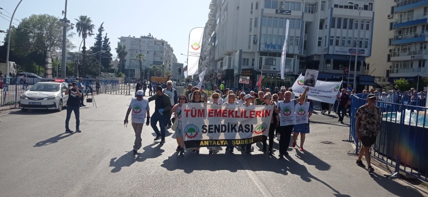 98397303 Ccbe 4752 891E Bad31Fd6805D (Small)