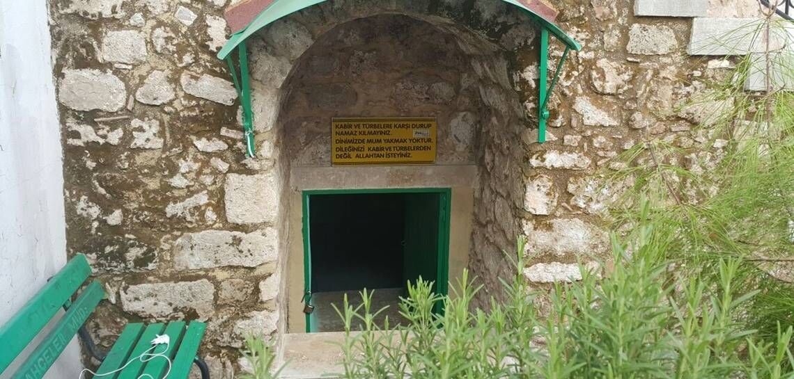 Antalya Turbeleri Ahi Yusuf Turbesi