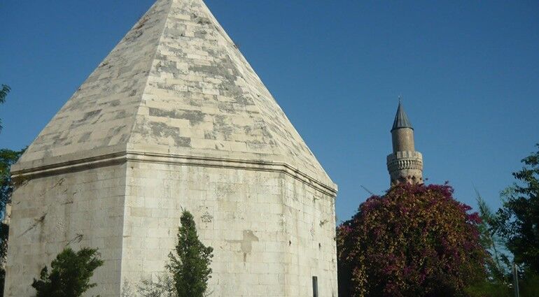 Antalya Turbeleri Zincirkiran Mehmet Bey