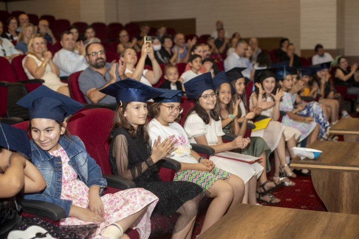 Ay4I6355 1349X899 (Small)