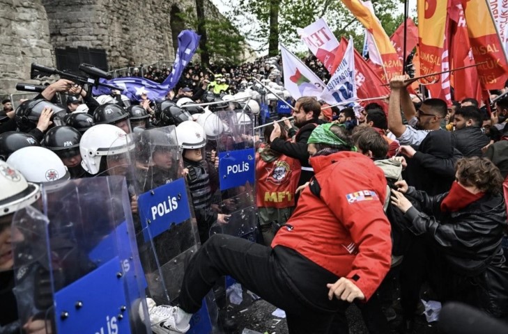 Basel Bekir Aslan Tekme (Small)