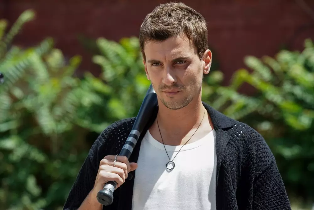 Bertan Asllani Kimdir 15