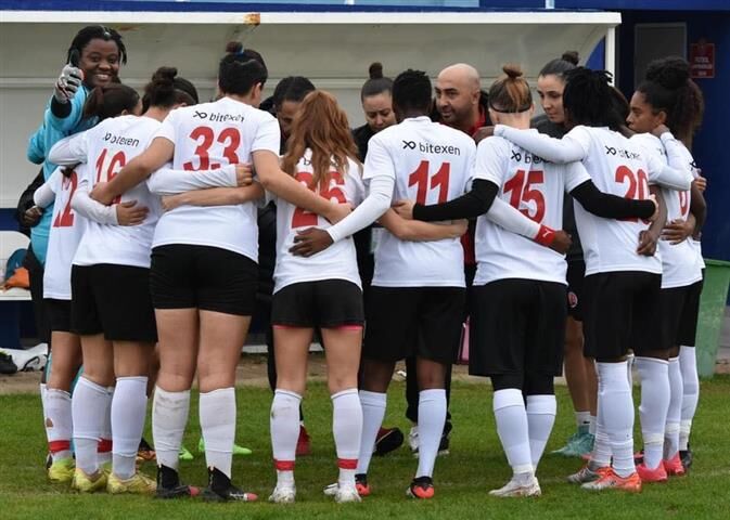 Bitexen Antalyaspor Kadin Takimi (Small)