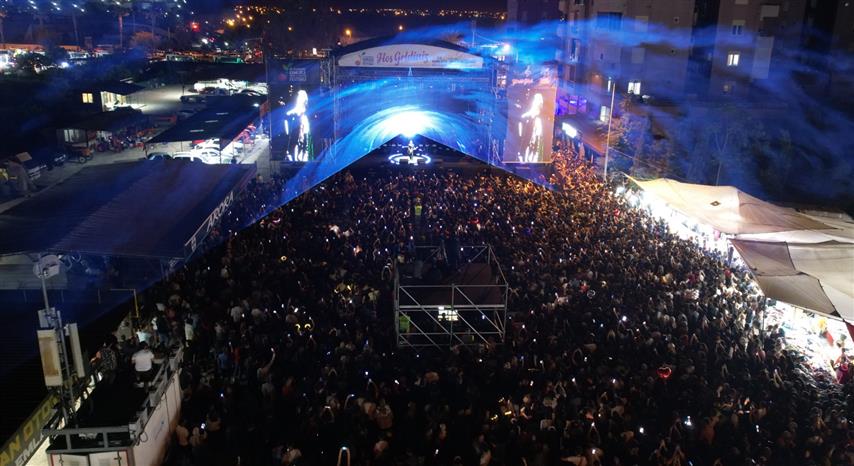 Buray Konserini Izlediler (Small)