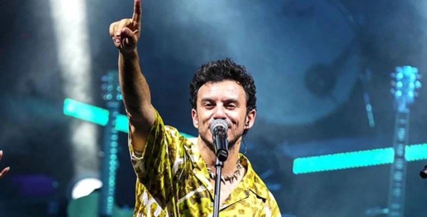 Buray Yaz Konserlerinde Hiz Kesmiyor 16136767 Amp (Small)