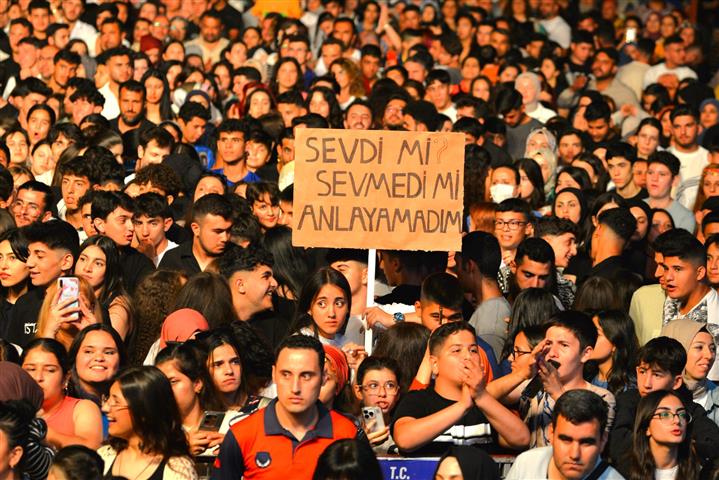 Cok Sayıda Kumlucali Izledi (Small)