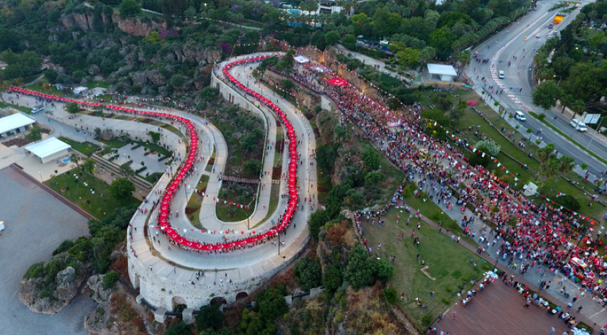 Haberler Antalya 19 Mayis Kutlamalari 20180520083149 (Small)