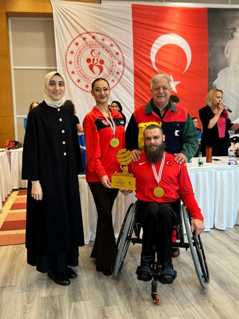 Paradans Dunya Kupasinda Turk Cifte Alt 53062 (Small)