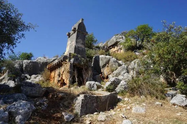 Sauroantik (1) (Small)