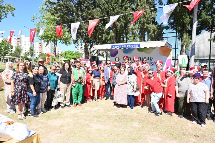 Sevgiler Ureten Atolyeden Anlamli Sergi 3 (Small)