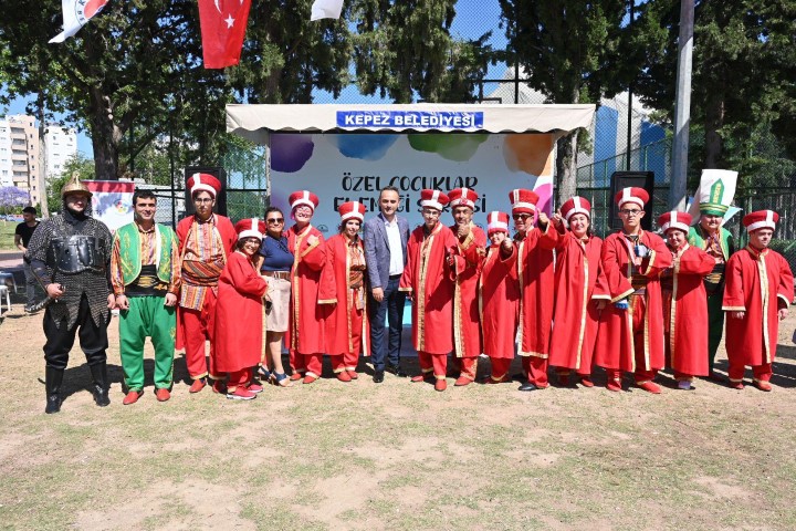 Sevgiler Ureten Atolyeden Anlamli Sergi 4 (Small)