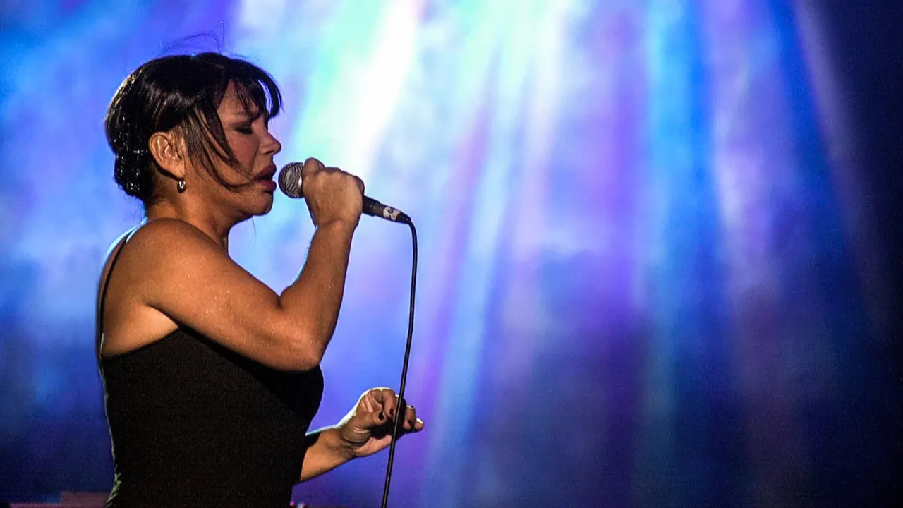 Sezen Aksu Neden Sahneyi Birakti 2