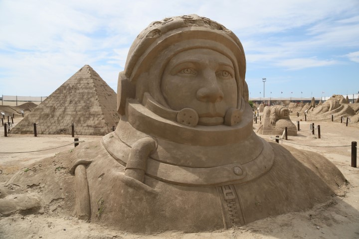 Uzay Temali Kum Heykeller Sezonu Acild 52985 (2) (Small)