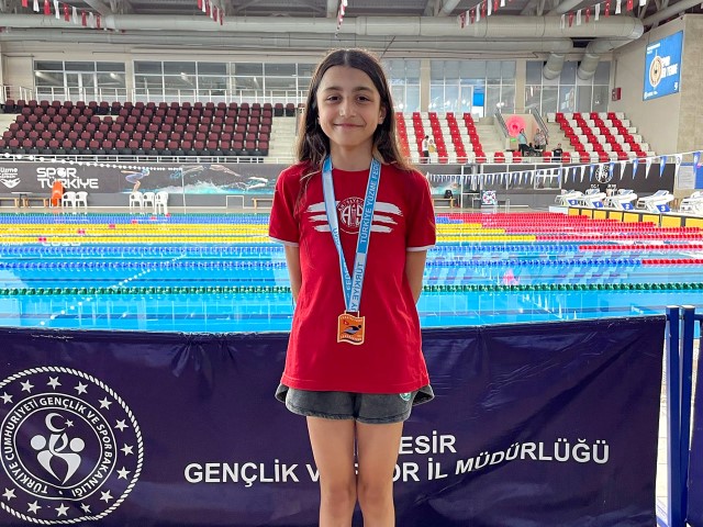 2 Antalyaspor Yüzm 10 Yaş Bölge Müsabakaları (Asya Kaplanoğlu) (Small)