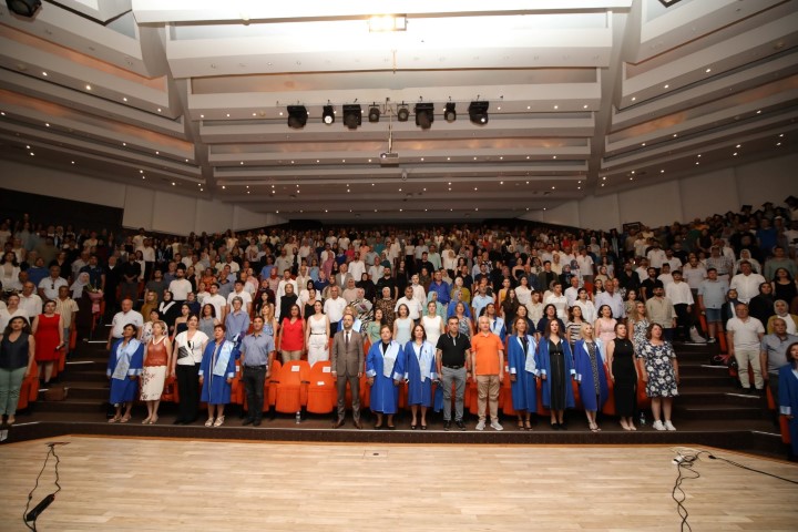 Akdeniz Üniversitesi Hemşire Mezuniyet, (2)