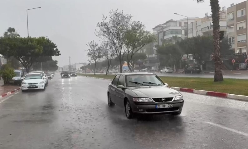 Antalya Haziran Sağanak (4) (Small)