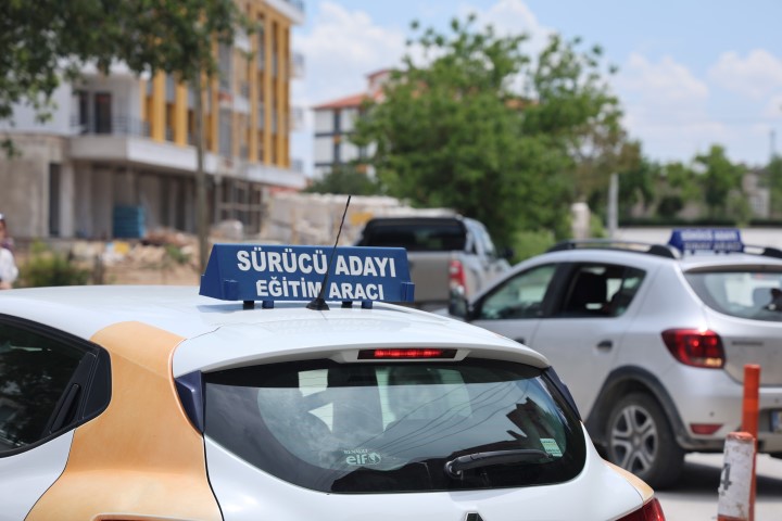 Ilk Araç Sürüsü (2)