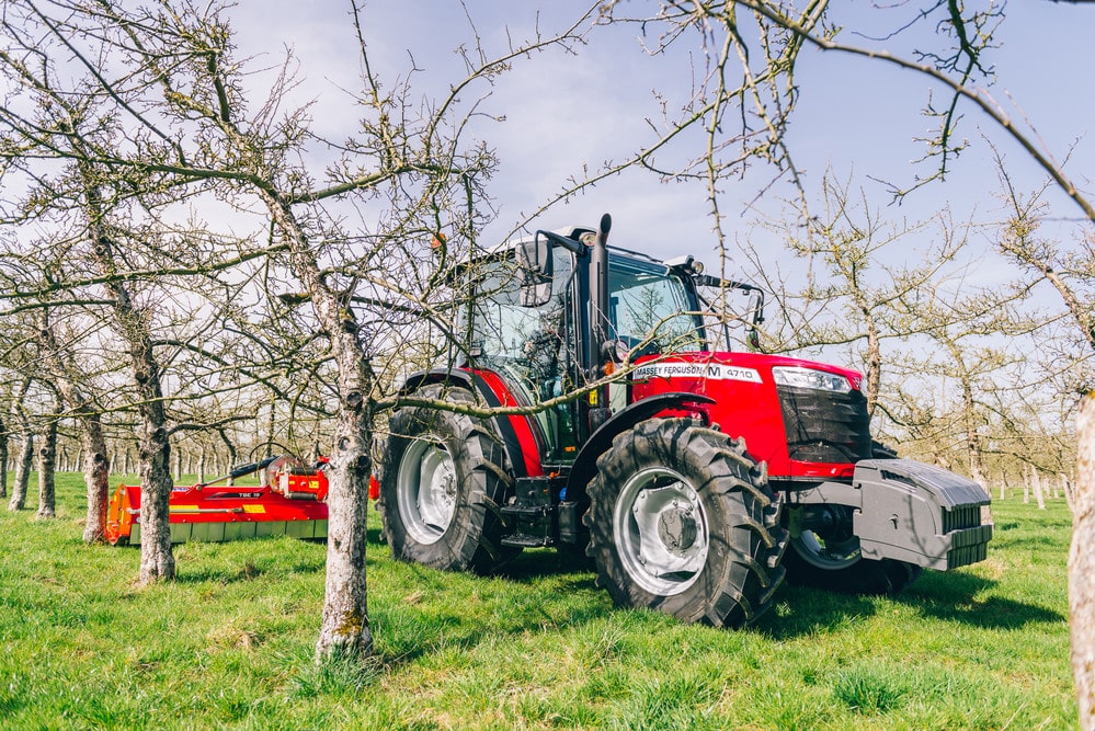 Massey Ferguson 4700M