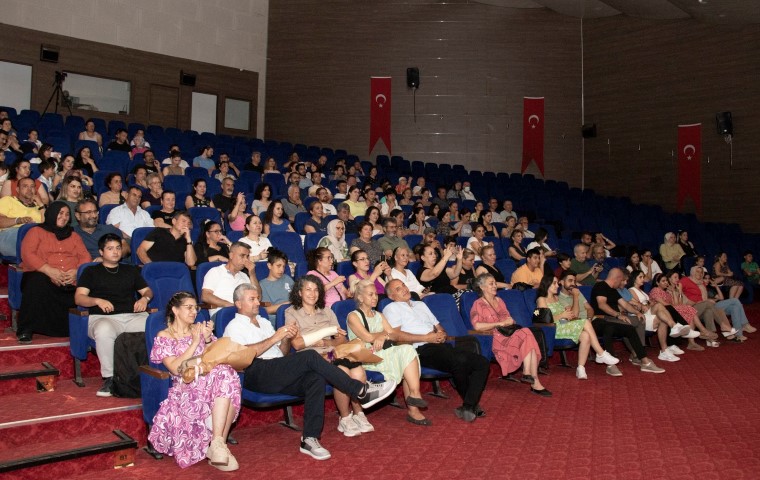 Mersin Belediyesi Sahneledi (3)