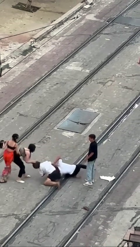 Sarampol Kadın Kavgası (5)