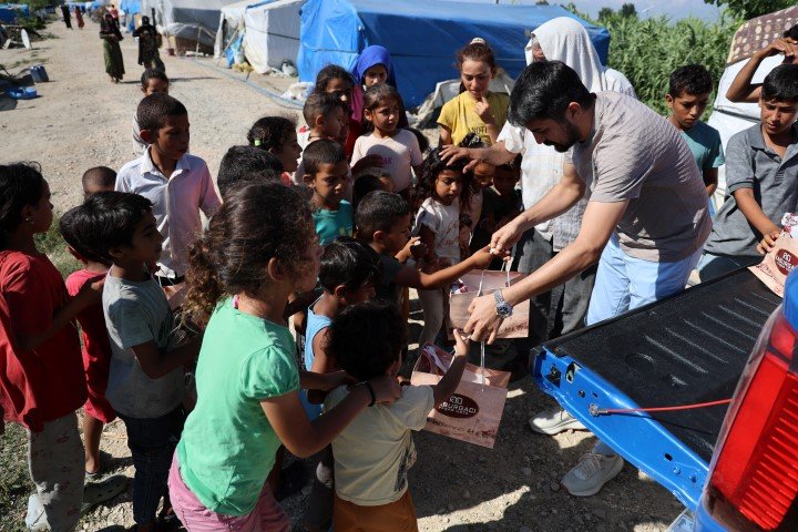 Adana Dunya Kebap Gunu (5) (Small)