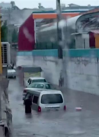 Adana Yağış (3) (Small)