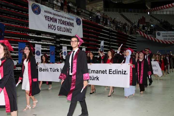 Aü Tıp Mezuniyet (1) (Small)