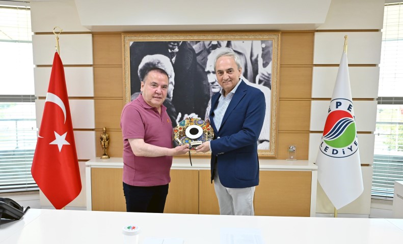 Bocek Ve Kocagozden ‘ Hizmet Mesaji 3 (Small)