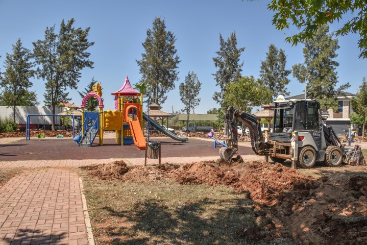 Duacida Eskiyen Park Guzellestiriliyor 2 (Small)