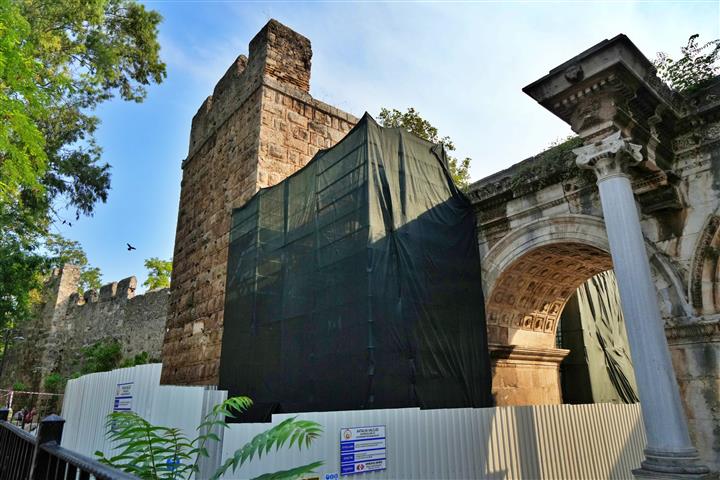 Hadrian (5) (Small)