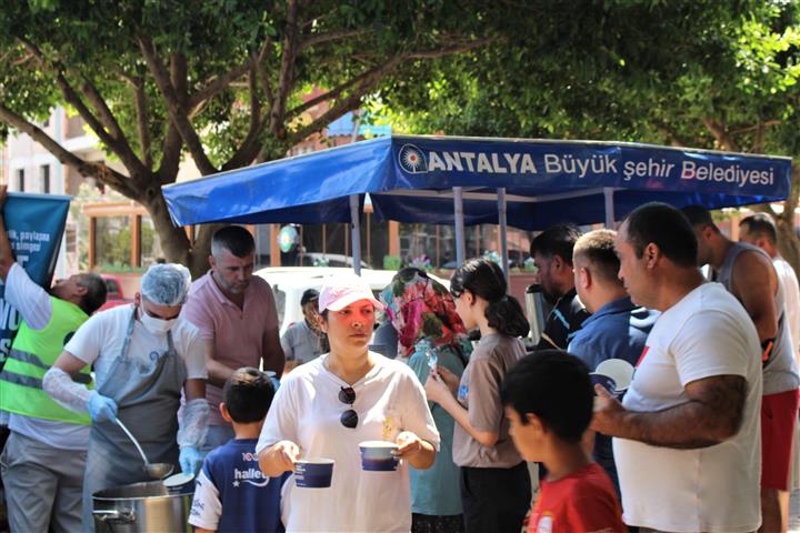 Ilçeler Aşure Ikramı (4) (Small)