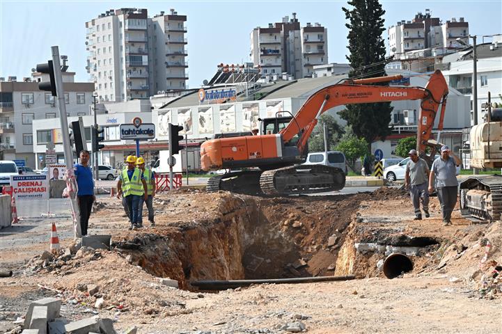 Kepez, Buyuksehir Ile Yagmur Suyu Sorununu Cozuyor 3 (Small)