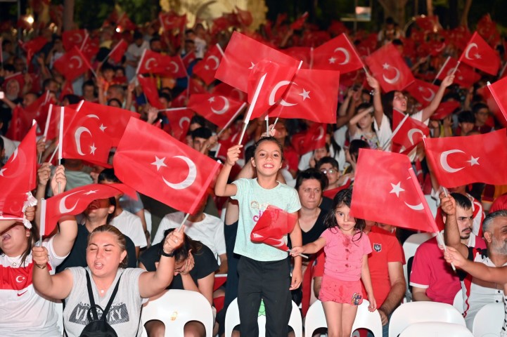 Kepez Milli Zaferi Dokumada Kutladi 2 (Small)